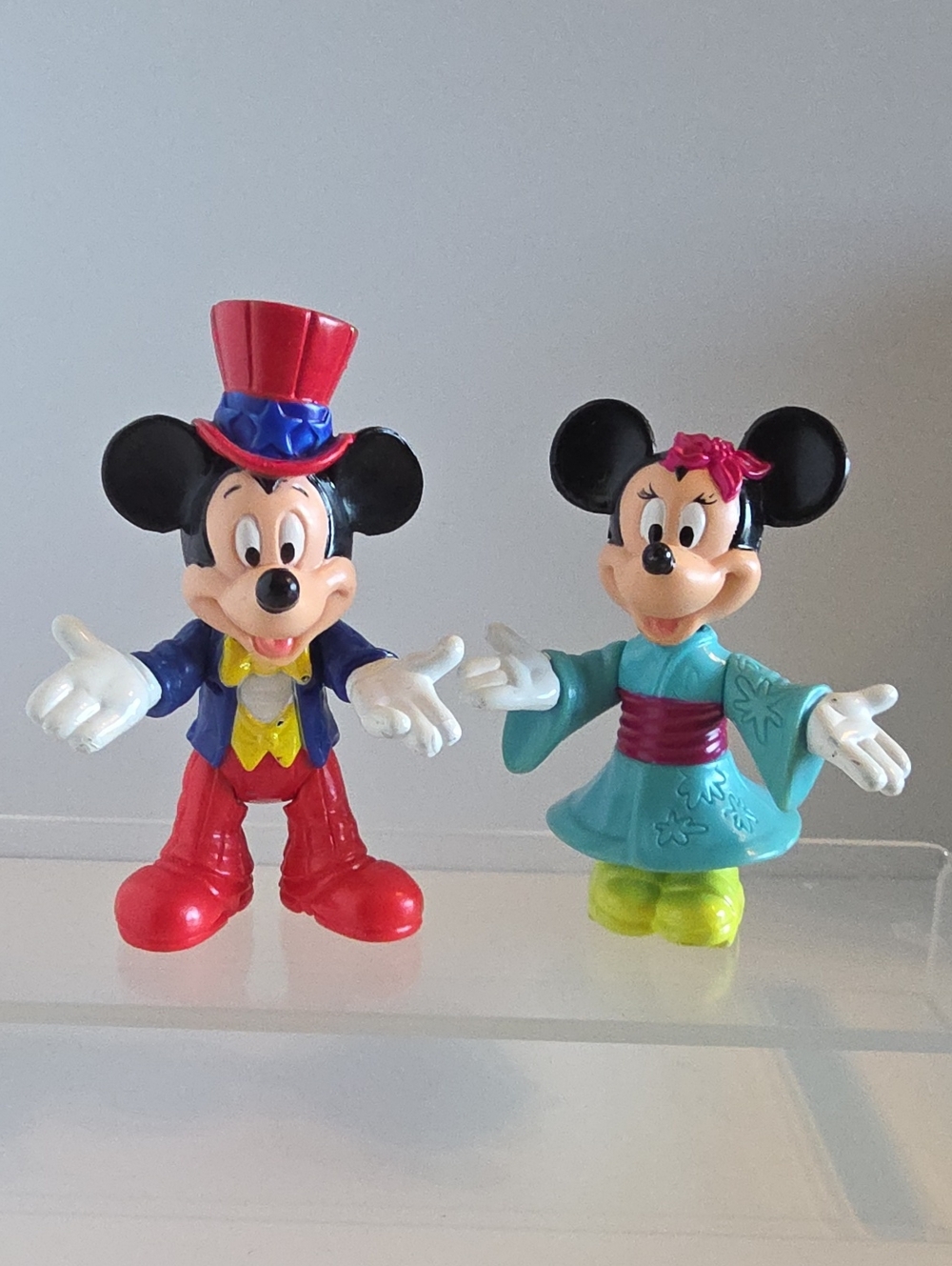 Vintage 1990's Disney Epcot Center Mickey & Minnie Mouse 3.5" PVC Figures